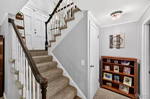 Entry Way - 219 Brookside Ln, Ballwin, MO 63021 photo 4 of 4