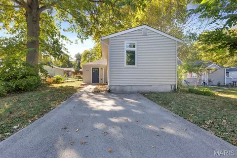 9024 Forest Ave, Saint Louis, MO 63114