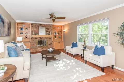 Living - 434 Paula Vale Ct, Ballwin, MO 63021 photo 1 of 1