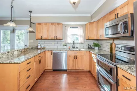 Kitchen - 434 Paula Vale Ct, Ballwin, MO 63021 photo 2 of 3