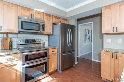 Kitchen - 434 Paula Vale Ct, Ballwin, MO 63021 photo 3 of 3