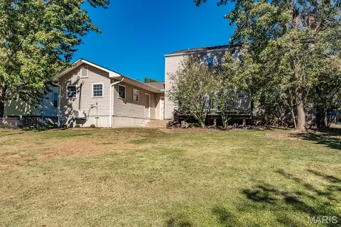 Exterior - 434 Paula Vale Ct, Ballwin, MO 63021 photo 5 of 9
