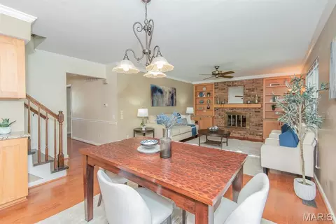 Dining - 434 Paula Vale Ct, Ballwin, MO 63021 photo 3 of 5