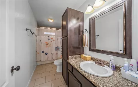 Bath - 14137 Tabernacle Ln, Saint Robert, MO 65584 photo 2 of 3
