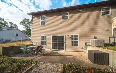Exterior - 14137 Tabernacle Ln, Saint Robert, MO 65584 photo 5 of 12