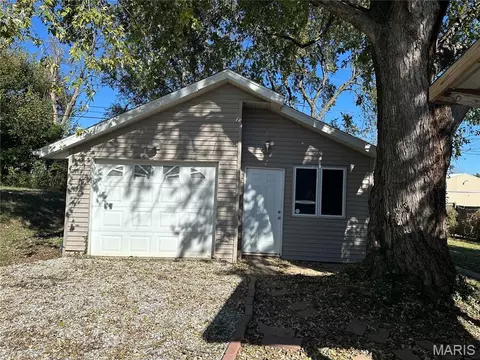 Exterior - 209 E Second St, Sparta, IL 62286 photo 3 of 5