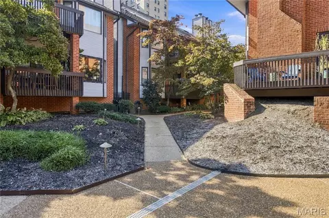 4454 Lindell Blvd #30, Saint Louis, MO 63108