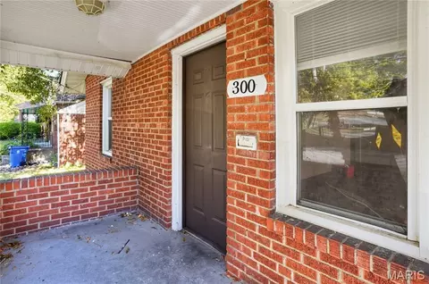 Exterior - 300 S Clark Ave, Ferguson, MO 63135 photo 1 of 5