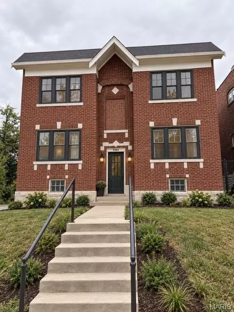 5581 Maple Ave, Saint Louis, MO 63112