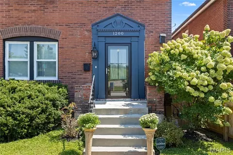 1200 Mccausland Ave, Saint Louis, MO 63117
