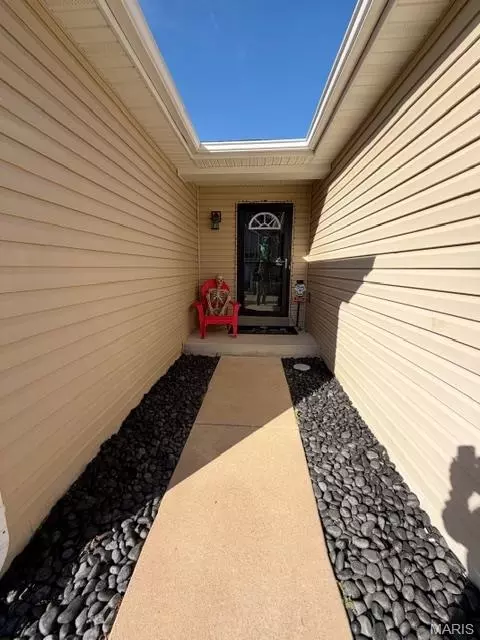 Entry Way - 272 Equestrian Dr, Winfield, MO 63389 photo 1 of 6