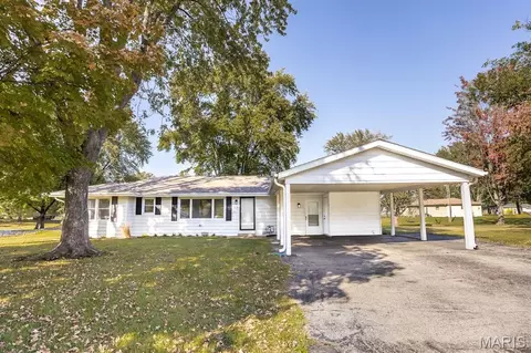 209 Linda Dr, Fairview Heights, IL 62208