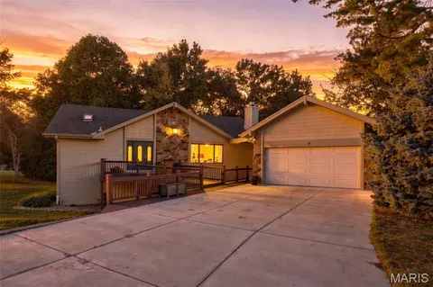 18 Clermont Ct, Lake Saint Louis, MO 63367