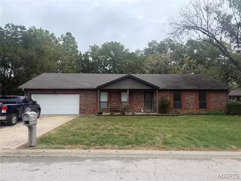 312 Flagstone Dr, Belleville, IL 62221