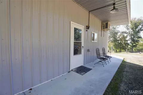 Exterior - 1530 Stolpe Rd, Hermann, MO 65041 photo 4 of 7