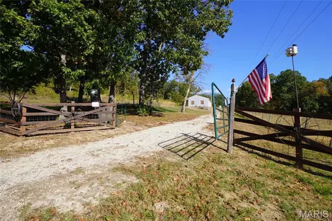 Exterior - 1530 Stolpe Rd, Hermann, MO 65041 photo 6 of 7