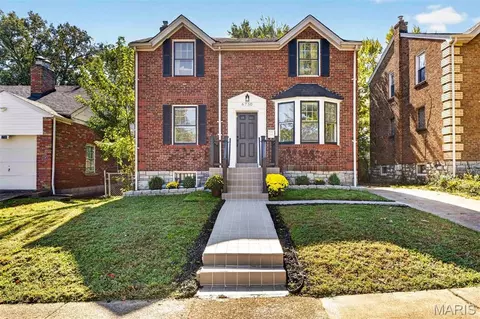 6750 Corbitt Ave, University City, MO 63130