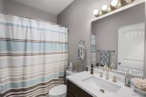Bath - 463 Castle Leoch Dr, Jackson, MO 63755 photo 3 of 3