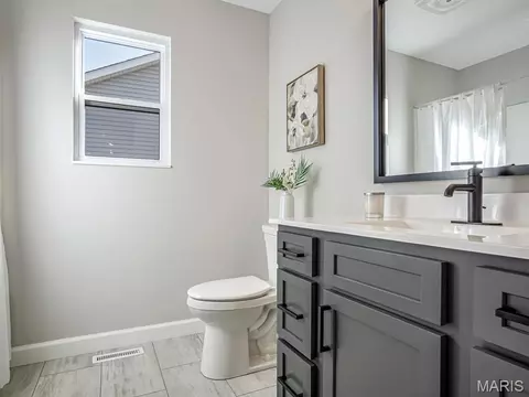 Bath - 1013 Waymaker Ln, Waterloo, IL 62298 photo 4 of 4