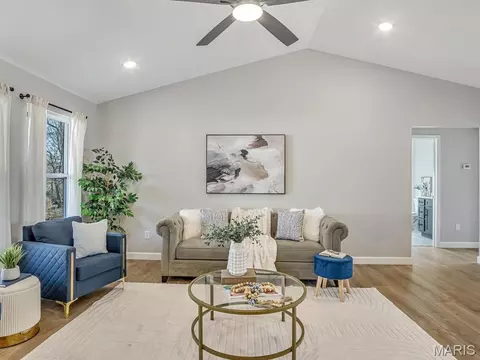 Living - 1013 Waymaker Ln, Waterloo, IL 62298 photo 3 of 3