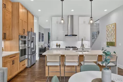 215 Sarah St #7, Saint Louis, MO 63108