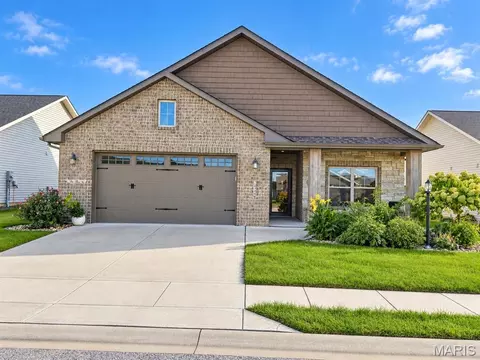 7434 Clarence Ct, Glen Carbon, IL 62034