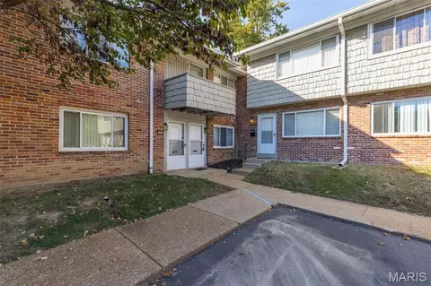 10821 Carroll Wood Way, Saint Louis, MO 63128