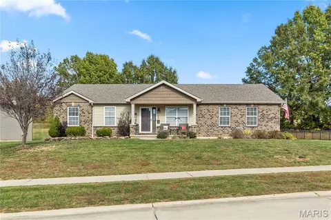1602 Spring Mill Dr, Wentzville, MO 63385