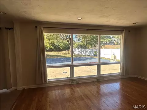 Living - 10625 Twilight Dr, Sappington, MO 63128 photo 1 of 4