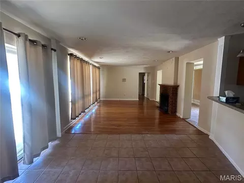 Living - 10625 Twilight Dr, Sappington, MO 63128 photo 2 of 4