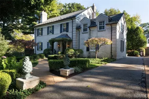 8150 Stanford Ave, Saint Louis, MO 63130