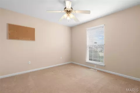 Bedroom - 1824 Kaleb Ct, Washington, MO 63090 photo 4 of 6