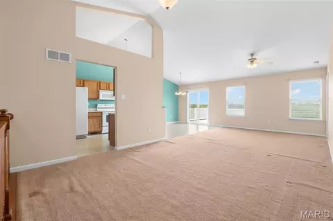 Living - 1824 Kaleb Ct, Washington, MO 63090 photo 1 of 6
