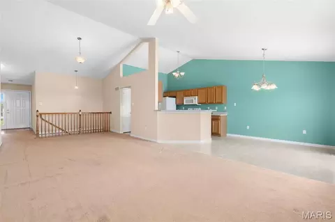 Living - 1824 Kaleb Ct, Washington, MO 63090 photo 3 of 6
