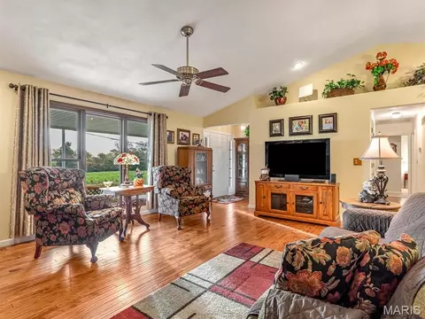 Living - 715 Legion Dr, Waterloo, IL 62298 photo 3 of 3