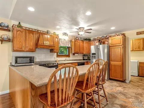 Kitchen - 715 Legion Dr, Waterloo, IL 62298 photo 2 of 3