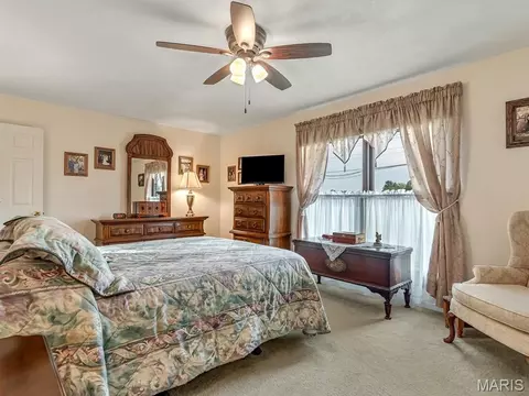 Bedroom - 715 Legion Dr, Waterloo, IL 62298 photo 2 of 4