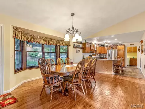 Dining - 715 Legion Dr, Waterloo, IL 62298 photo 2 of 2