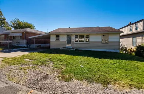 152 W Holden Ave, Saint Louis, MO 63125