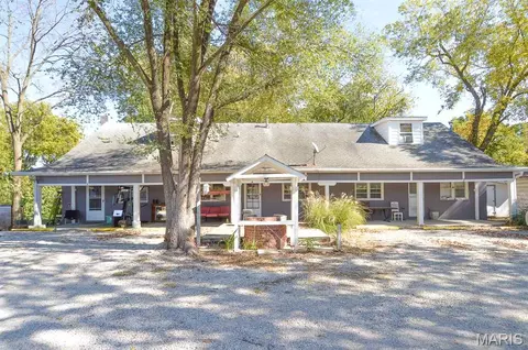 2911 S Belt W, Belleville, IL 62226