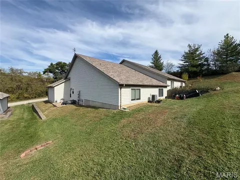 1496 E Rose Ln, Washington, MO 63090 photo 2