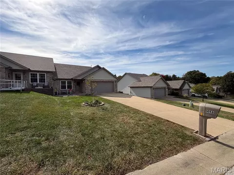 1496 E Rose Ln, Washington, MO 63090 photo 3