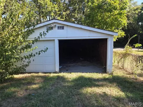 Exterior - 2728 Pasteur Ave, Overland, MO 63114 photo 4 of 4