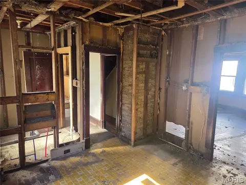 Entry Way - 2728 Pasteur Ave, Overland, MO 63114 photo 2 of 6