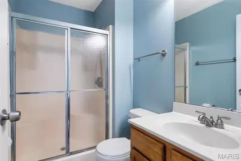 Bath - 329 Pheasant Point Blvd, O'fallon, MO 63368 photo 2 of 4