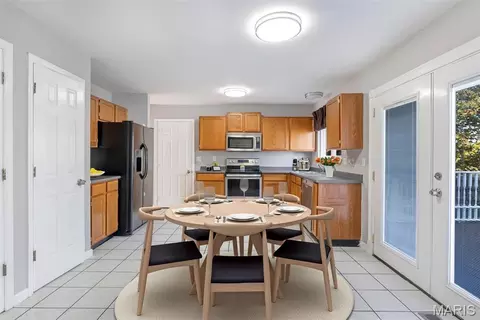 Dining - 329 Pheasant Point Blvd, O'fallon, MO 63368 photo 1 of 1
