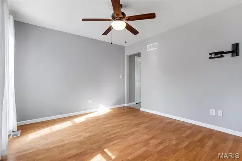 Living - 329 Pheasant Point Blvd, O'fallon, MO 63368 photo 5 of 6