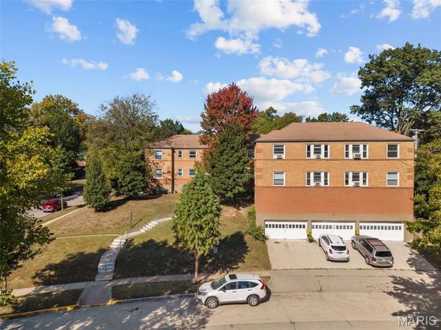 1265 Moorlands Dr, Richmond Heights, MO 63117