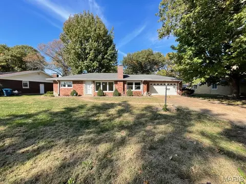 2447 Waterman Ave, Granite City, IL 62040