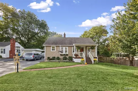 25 Woodland Dr, Collinsville, IL 62234